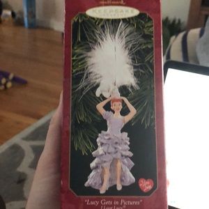 “Lucy gets in pictures” limited edition